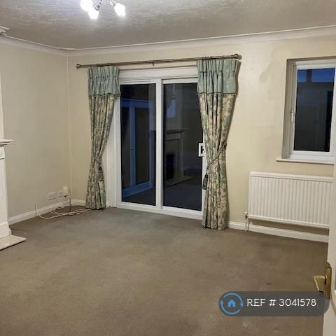 4 bedroom detached house to rent - Photo 1