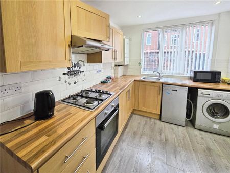 2 bedroom terraced house to rent - Photo 5