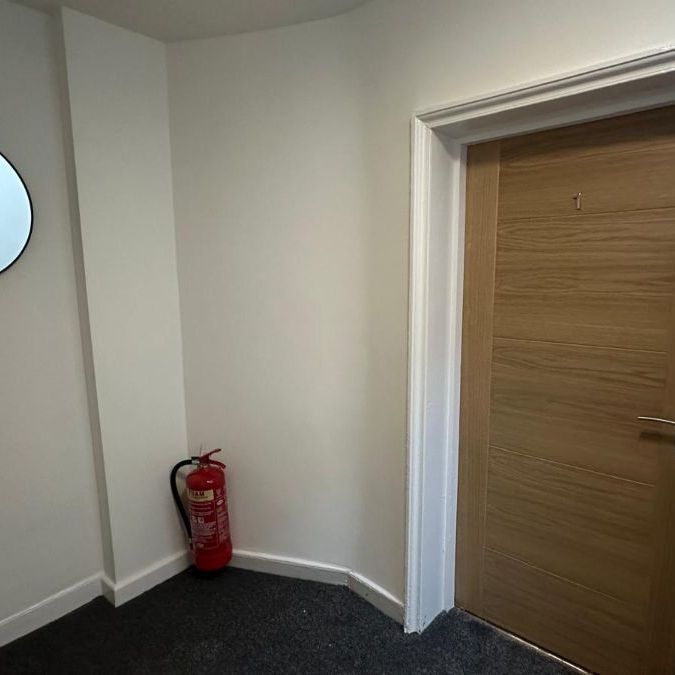 Room 1, Swan Street, Warwick - Photo 1