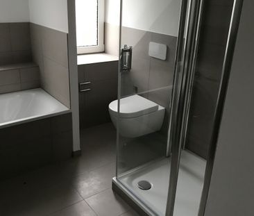 Schicke 3 Zimmerwohnung mit Tageslichtbad und Küche - Foto 4