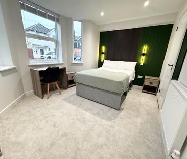 1 bedroom in a house share to rent - Photo 3