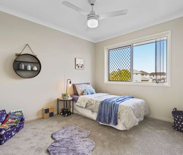 Lake Front Views – Immaculate and move-in ready! - Photo 5