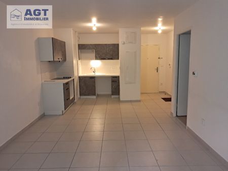 Location Appartement 2 pièces 44m² BEAUVAIS 60000 - Photo 4
