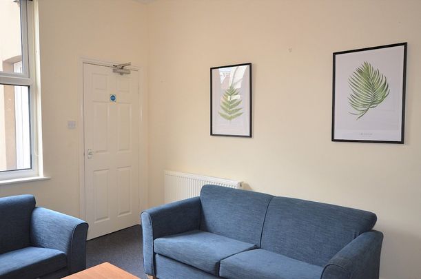 111, Broomspring Lane, Broomhall, Sheffield S10 2FD - Photo 1