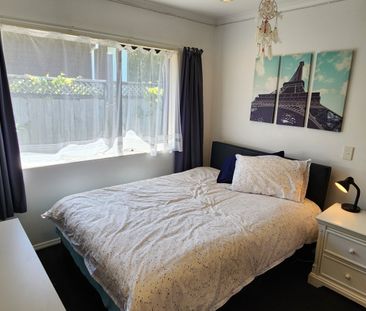 8 Frank Frethey Place, Highlands Park, New Plymouth - Photo 2