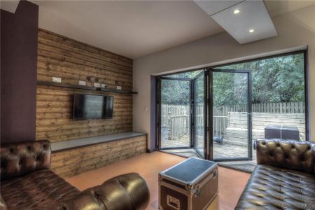 6 bedroom semi-detached house to rent - Photo 5