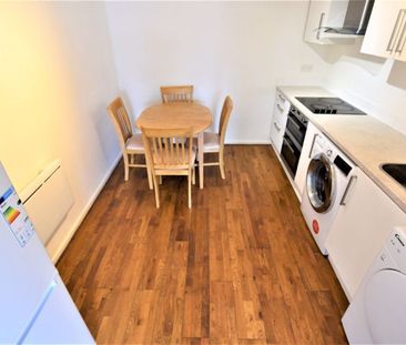 1 bedroom Flat in Station Road Flat 2, Leeds - Photo 1