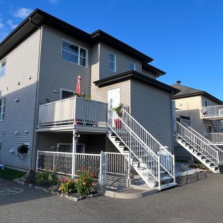 Mirabel Condo grand 5 1/2 sur 2 étages - Photo 3