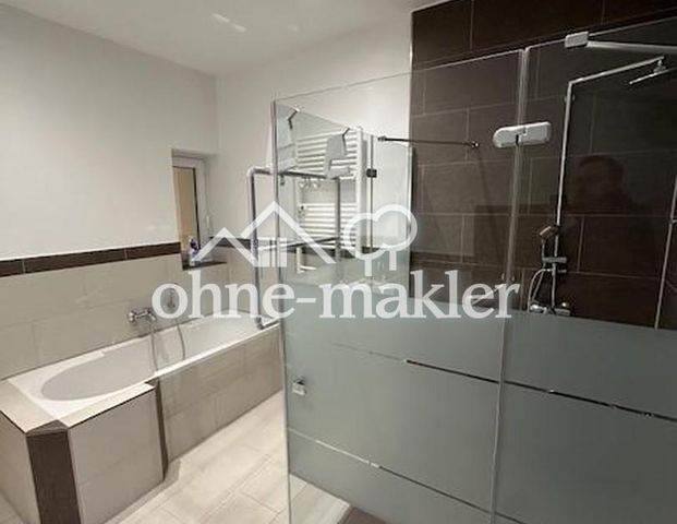 Wunderschön renovierte 2 Zimmer Wohnung 70m² inkl. EBK Gäste WC Luxusbad! - Photo 1