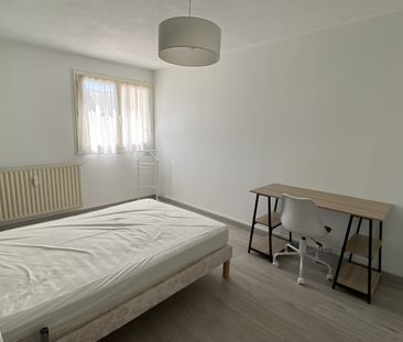 Location Appartement 4 pièces 75m² ANGERS 49000 - Photo 2