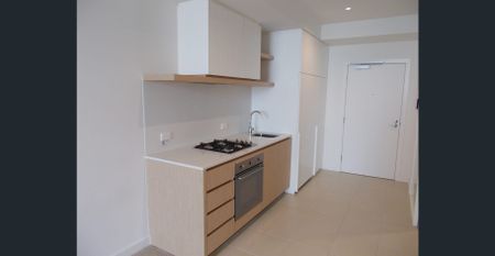 Bounce into Bond! - Photo 3