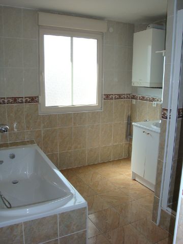 APPARTEMENT - 99 m2 - 4 pièces rue du parc à SARREGUEMINES 57200 - Photo 5