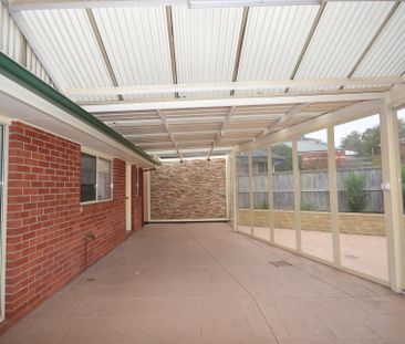 18 Goldentree Drive, Chirnside Park - Photo 2