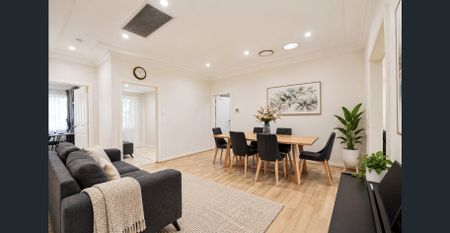 Family Home!! - Photo 4