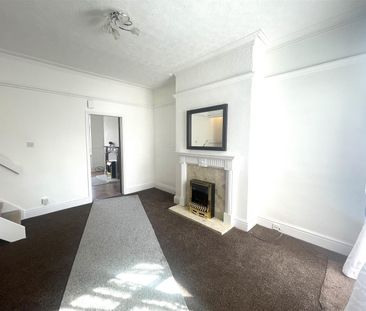 3 Bedroom Terraced House for rent in Chequer Road, Hyde Park - Photo 3