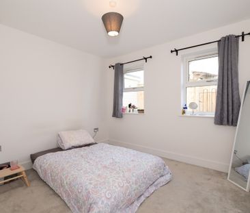 2 Bedroom Apartment, Oval Road, Croydon - Photo 3