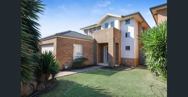 Quiet Cul De Sac, Located In The Sought After Alamanda Estate! - Photo 1