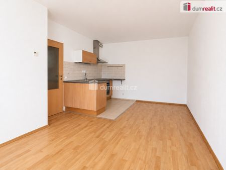 Pronájem bytu 2+kk 47 m², V Honech 686, Klecany - Fotografie 4