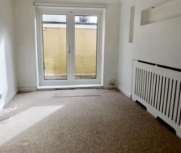 1 bedroom ground floor flat to rent - Photo 1