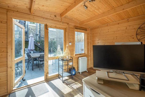 3 bedroom flat to rent - Photo 1