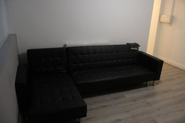 3 bedroom flat to rent - Photo 1