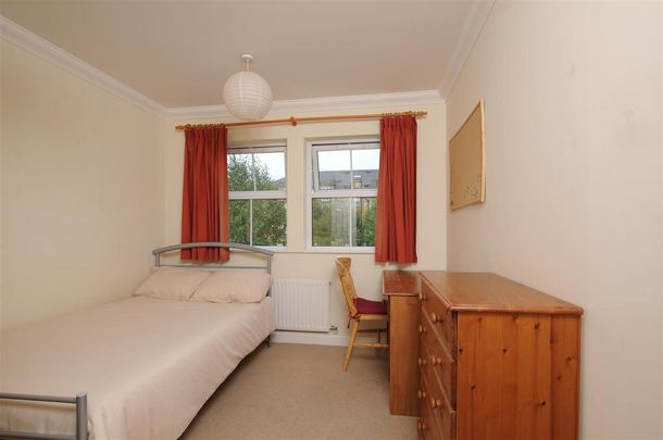 3 bedroom flat to rent - Photo 1