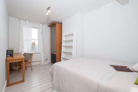 4 bedroom townhouse to rent - Photo 3