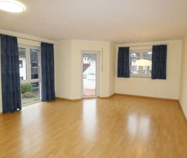 Helle 3-Zimmer-Wohnung mit Einbauküche und zwei Balkonen in gefragt... - Foto 1