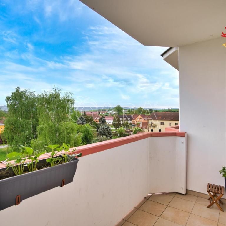 Pronájem bytu 2+1 63 m2 - Photo 1