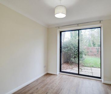 3 bedroom end of terrace house to rent - Photo 1