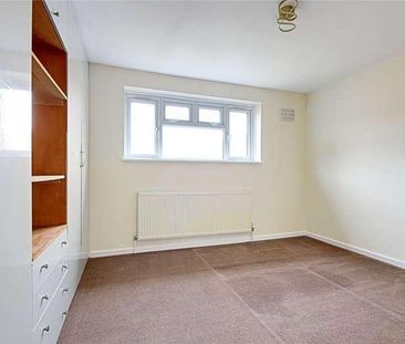 Pentrich Avenue, Enfield, EN1 - Photo 4