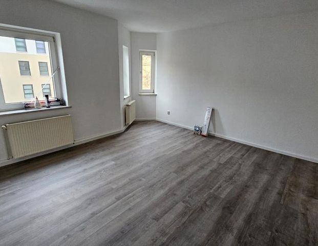 geräumige 2-Raumwohnung mit Balkon in Köthen - Photo 1