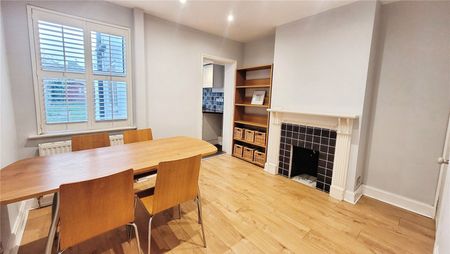 Hummer Road, Egham, Surrey, TW20 9BS - Photo 2