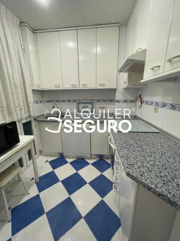 Piso con ascensor en alquiler en Vallehermoso - Photo 5