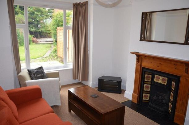 4 bedroom semi-detached house to rent - Photo 1