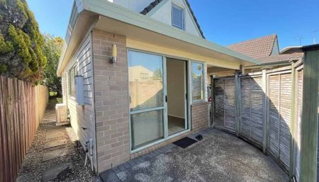 Sunny 1 Bedroom Home! - Photo 4