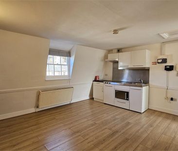 Flat 10, 26 Newmarket Road, Cambridge - Photo 3