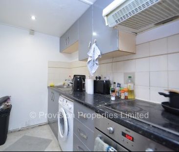 3 Bedroom Properties, Hyde Park Leeds LS6 - Photo 6