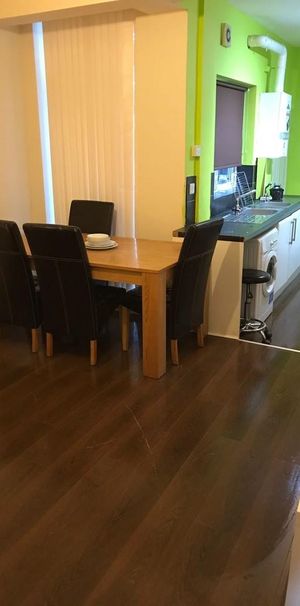 7 bedroom terraced house to rent - Photo 1