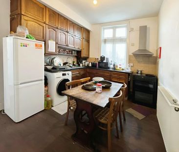 4 bedroom terraced house to rent - Photo 5