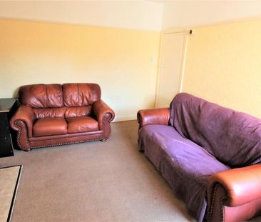 3 bedroom flat to rent - Photo 1