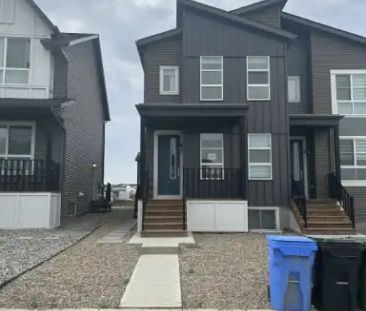 Amazing Home!! | 109a Belmont Drive Southwest, Calgary - Photo 1