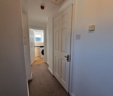 1 Bed Student Accommodation - Photo 2