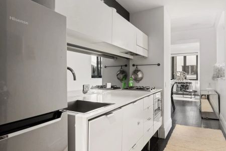 Sleek urban living in Potts Point's acclaimed `The Hampton' - Photo 2