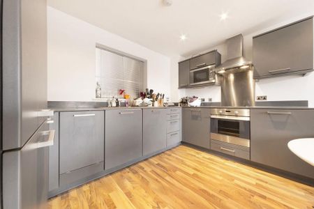 2 bedroom flat to rent - Photo 4