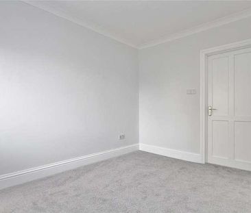 Knaphill, Surrey, GU21 - Photo 6