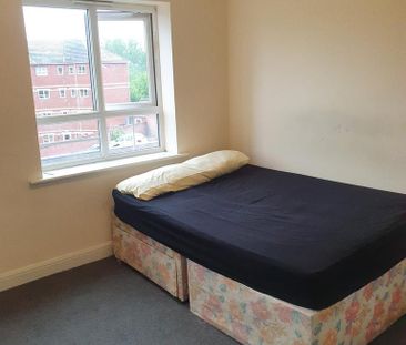 1 bedroom in a house share to rent - Photo 1