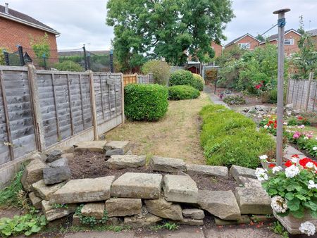 Bearwood Hill Road, Winshill - Photo 5