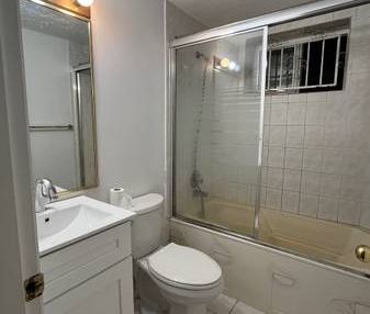 2BR/1BA nice and bright unit for rent - Photo 4