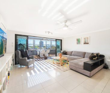 Expansive Penthouse Living in the Heart of Neutral Bay - Photo 1